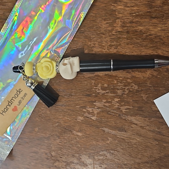 Handmade Skull Beaded Pen Live Show Giveaway 10-24-25 - Picture 7 of 8